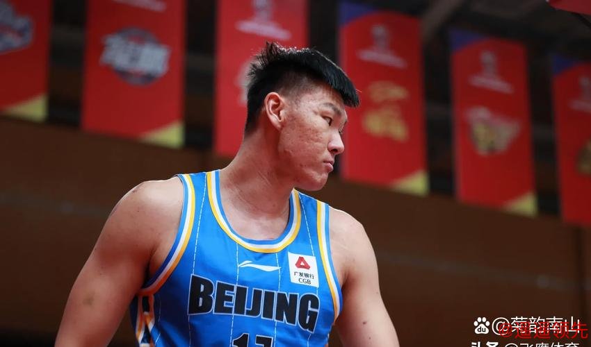 丘天复出助力，北京球二代张知垚激活，范子铭6+6表现证明自我