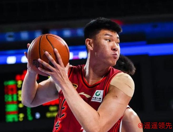 丘天复出助力，北京球二代张知垚激活，范子铭6+6表现证明自我