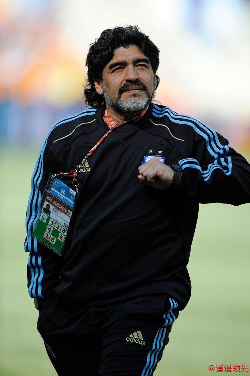 马拉多纳世界杯夺冠后，邓小平邀请他来华，却被索要天价出场费